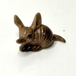 Hagen Renaker Mini Figurine Vntg 90s Baby Armadillo